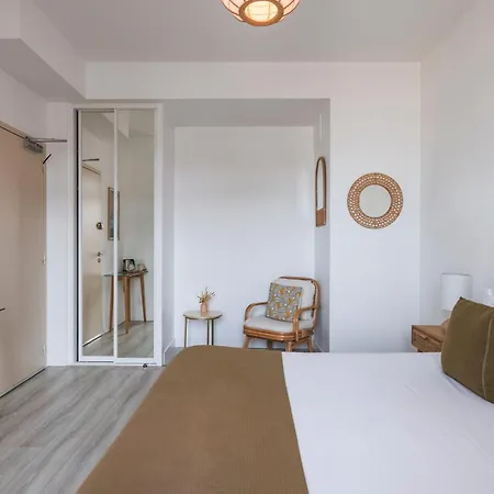 De La Hotel 3*