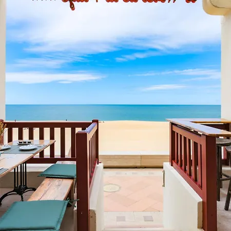 De La Hotel 3*