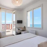 Hotel De La 3*