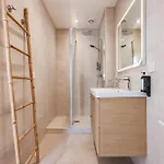 Hotel De La 3*
