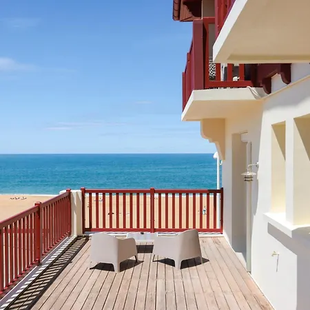 Hotel De La 3*