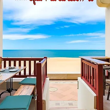Hotel De La 3*